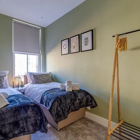 Apartment 2 - North Marine