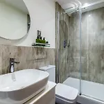 Modern North Bay Sea Glimpses & Views Апартаменты