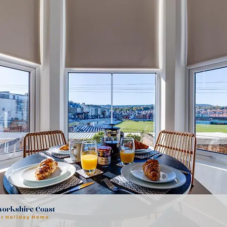 Modern North Bay Sea Glimpses & Views דירה סקארבורו