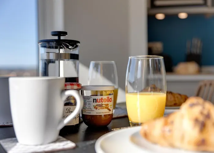 Modern North Bay Sea Glimpses & Views * סקארבורו