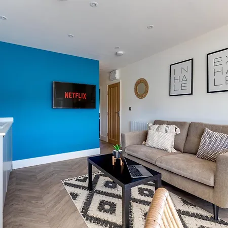 Modern North Bay Sea Glimpses & Views スカーバラ